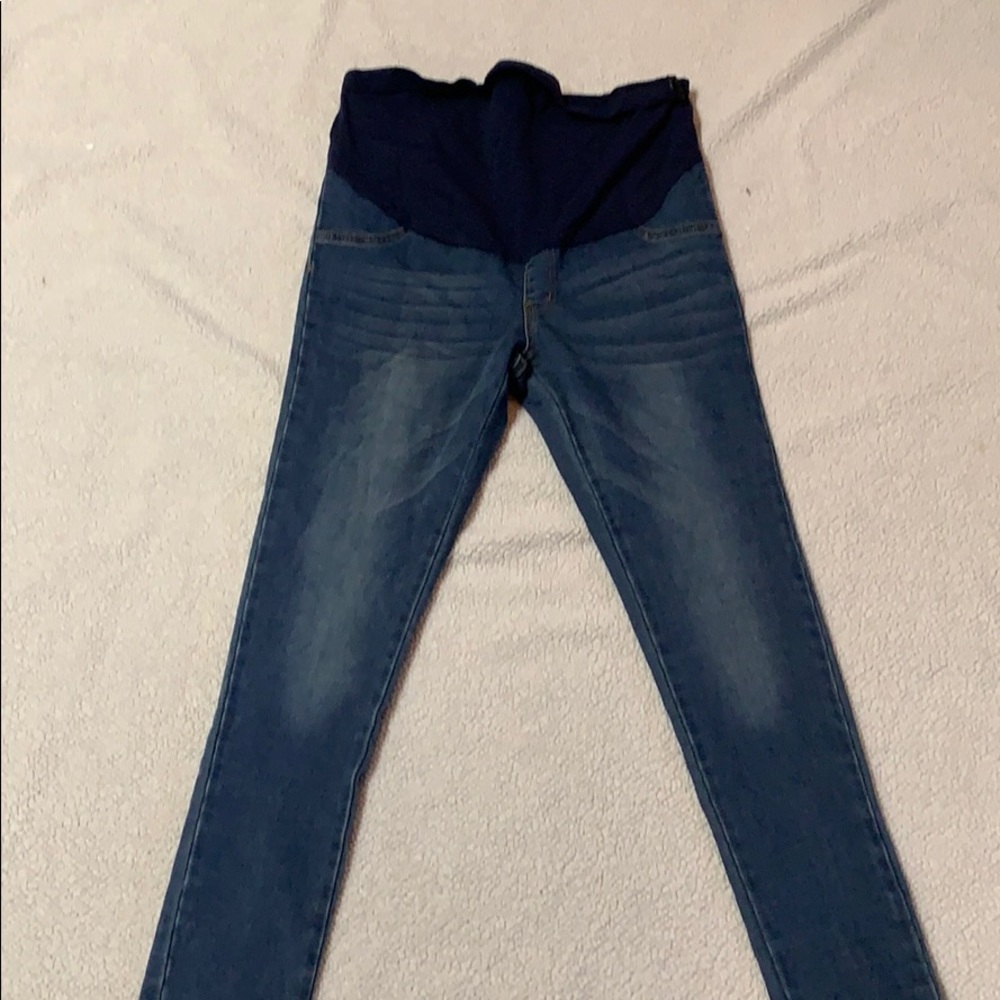 NWOT Maternity jeans